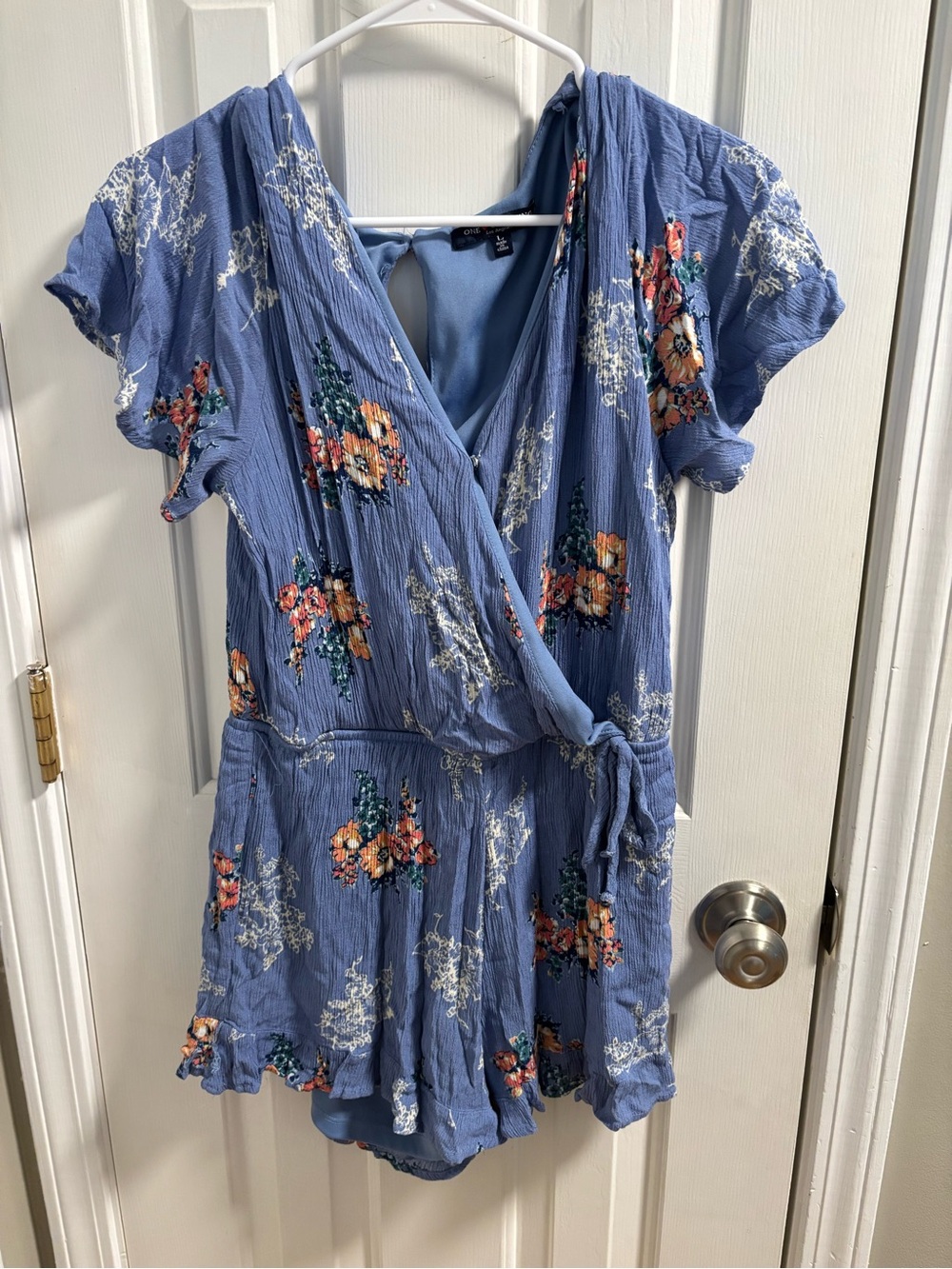 One Clothing Los Angeles Blue Floral Wrap Romper Size L